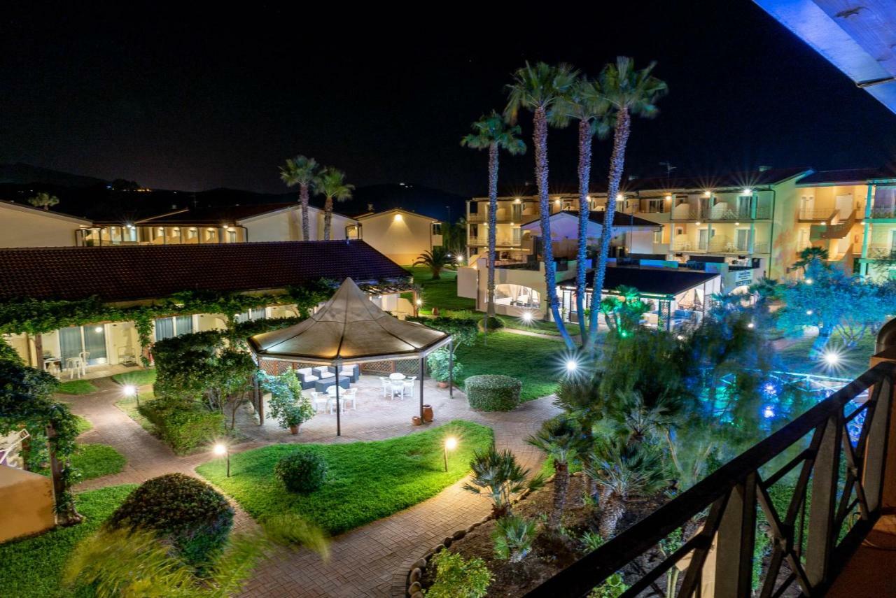 Nicotera Beach Village Exteriör bild